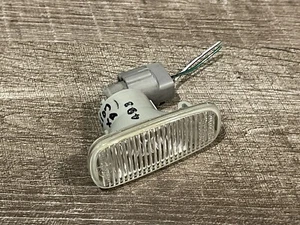 Lámpara guardabarros izquierda Toyota Scion xB 2005-10 con enchufe usada genuina izquierda - Imagen 1 de 4