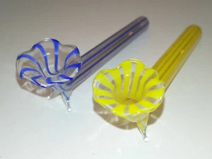 2 x edle Vase Höhe 2,6cm x 9,7cm außergewöhnliche Form Blume Trompete blau gelb - Picture 1 of 7