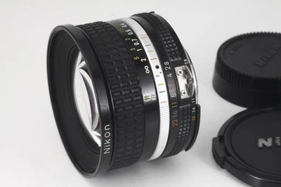 Nikon Ai-S NIKKOR 20mm F2.8 Nikon 153 totalmente funcional Foto 1 de 4