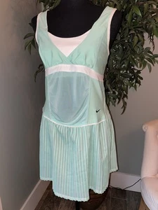 Nike Pastel Green Tennis Dress Built In Bra Pleated Y2K Pickleball Athletic M - Picture 1 of 21