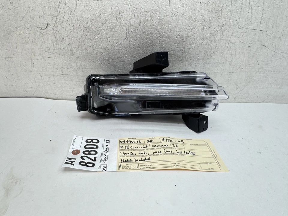 1brokentab 2019 20 2022 CHEVROLET CAMARO SS RIGHT LED FOG LIGHT LAMP OEM AY82808 - Image 1 of 4