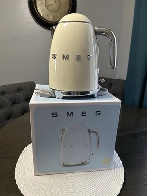 SMEG Retro Electric Mini Kettle Model KLF05CRUS in Creme - New - Image 1 of 3