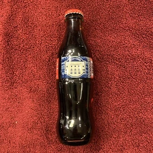COCA COLA COKE 1923 - 2008 New York YANKEE STADIUM 8oz Glass Bottle - FULL - Picture 1 of 3