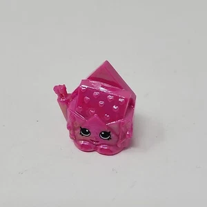 Shopkins Season 8 ULTRA RARE B Mine Valentine 8-222 World Vacation America PINK - Bild 1 von 6