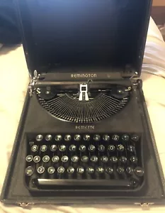 Vintage Remington Rand Remette manuelle tragbare Schreibmaschine mit Etui funktioniert super! - Bild 1 von 9