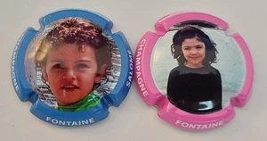 2 SCHÖNE CHAMPAGNERKAPSELN BRUNNEN SALOME LES ENFANTS REF NR. 2 und 2a NEU - Bild 1 von 1