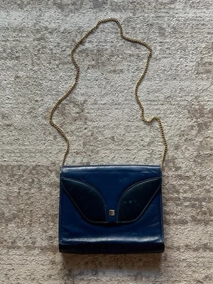 Bolso Pierre Balmain Paris Cadena Cuero Vintage Años 90 Archivo Foto 1 de 4