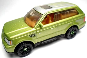 2017 MATCHBOX '05 RANGE ROVER SPORT GREEN 1:64 DIECAST 3" CAR W/ SILVER & BROWN - Picture 1 of 6