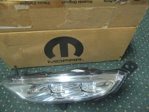 Nuevo faro antiniebla delantero L/H Chrysler 200 OEM Mopar nuevo en caja 2015-2016 - Imagen 1 de 2