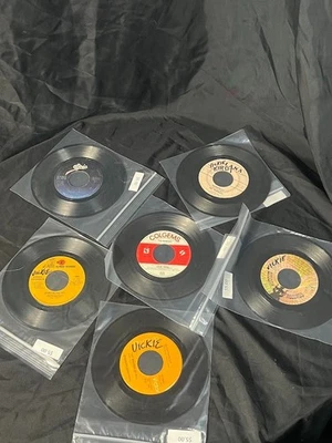 Lot of 103 Vintage 7in Vinyl Records of Varying Genres - Image 1 of 4