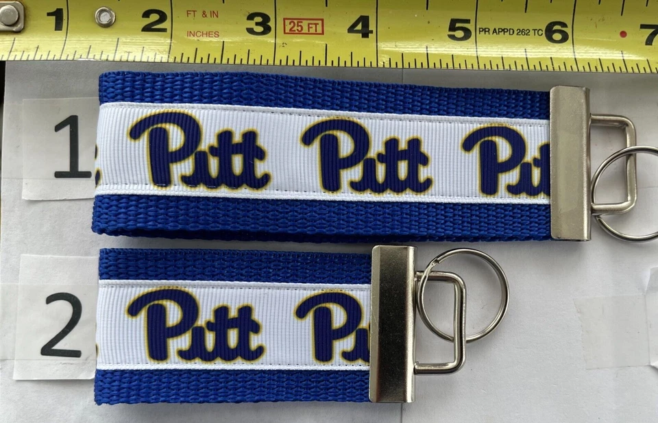 Llavero Pitt Panthers Llavero Universitario Medias Relleno Regalo 4 Él Su Grado Alum BFF Foto 1 de 1