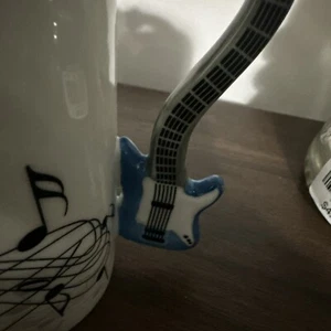 Gitarrengriff Kaffeebecher Teetasse blau Musikinstrument Noten schwarz weiß Musik - Bild 1 von 5