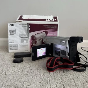 JVC Compact VHS Camcorder VHS C Model GR-AXM17U Video Camera TESTED *READ* - Picture 1 of 5