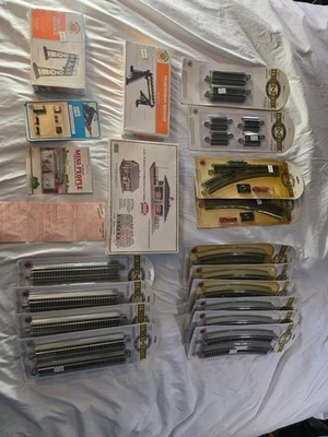 Vintage Model Train 19 piece Lot Mostly Bachmann and A Few Other brands - Image 1 of 4