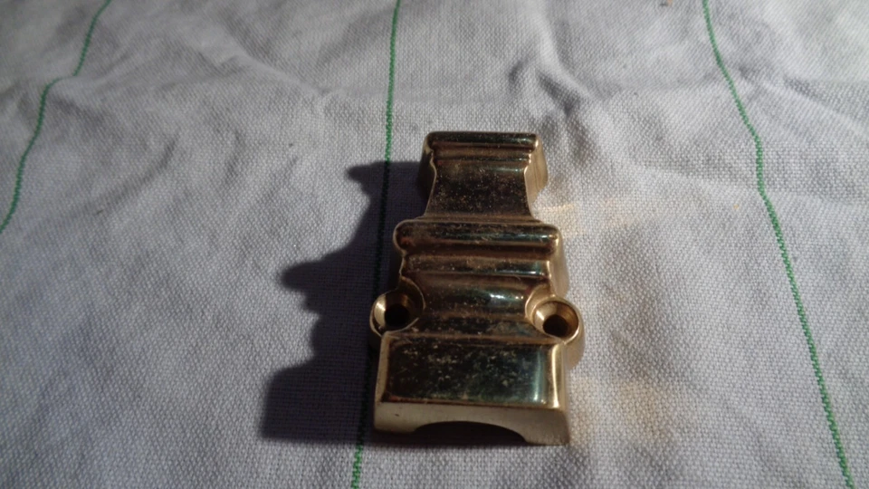 ELEMENT DE CREMONE LAITON 1970 - CHAPITEAU - EMPIRE - POUR BARRE DE 16 mm - C 10 - Photo 1/4