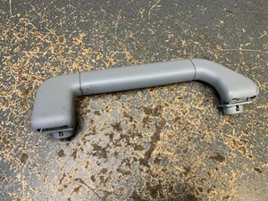 04-10 VW Touareg front left driver GRAY interior grab handle assist - Picture 1 of 3