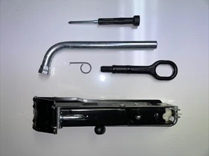 2005 2010 VOLKSWAGEN PASSAT, CC JACK, SPARE WHEEL TOOLS - Picture 1 of 7
