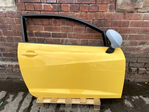 SEAT IBIZA FR 6J MK4 3DR DRIVERS FRONT DOOR IN YELLOW WITH MIRROR 2008 - 2017 - Picture 1 of 8