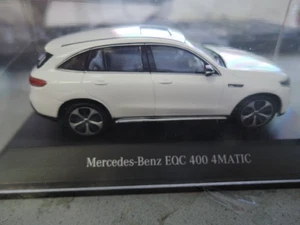 Minimax Mercedes Benz Edition 1/43 PC Box Mercedes Benz EQC polarweiß - Picture 1 of 9