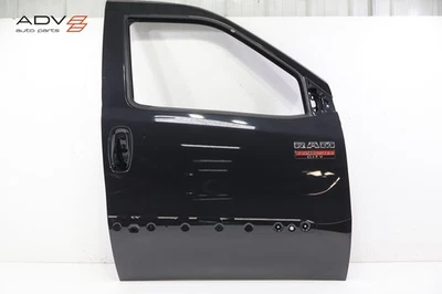 RAM PROMASTER CITY 2015-2022 panel de carcasa de puerta lateral del pasajero delantero derecho OEM Foto 1 de 4