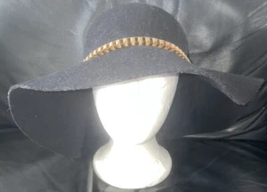 CAPPELLO FLOPPY DONNA TAGLIA UNICA NERO EDIZIONE LIMITATA CON DETTAGLIO CATENA PRIMARK - Foto 1 di 8