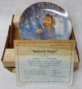 8.5'' Viletta Butterfly Magic Plate in Box w/ COA - Picture 1 of 10