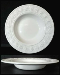 WEDGWOOD FESTIVITY OFF WHITE SOUP/PASTA BOWL WITH EMBOSSED RIM MADE IN ENGLAND - Picture 1 of 5