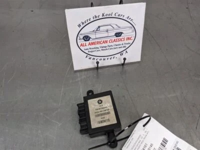 Dodge Challenger 2015-16 módulo de asistencia de estacionamiento - montado en el maletero trasero - OEM Foto 1 de 4