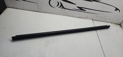 Cinturón de ventana de puerta delantera izquierda resistente al clima Dodge Grand Caravan 2016 2011-2020 Foto 1 de 3