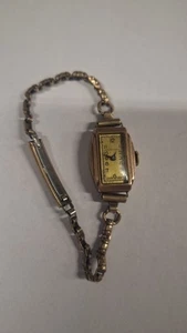Art Deco Unicorn 9ct Gold 15 Jewel Womens Swiss Wind Up Watch. - Picture 1 of 7