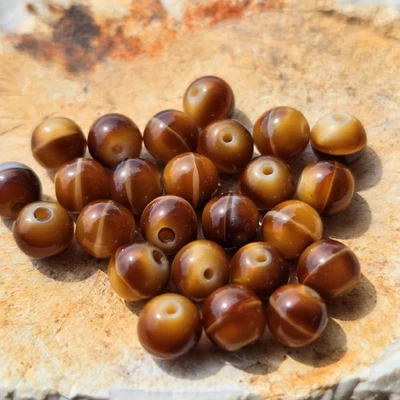 Cuentas prensadas de vidrio alemanas vintage | Espaciadores de 6 mm | Mezcla marrón crema | Lote de 25 Foto 1 de 4