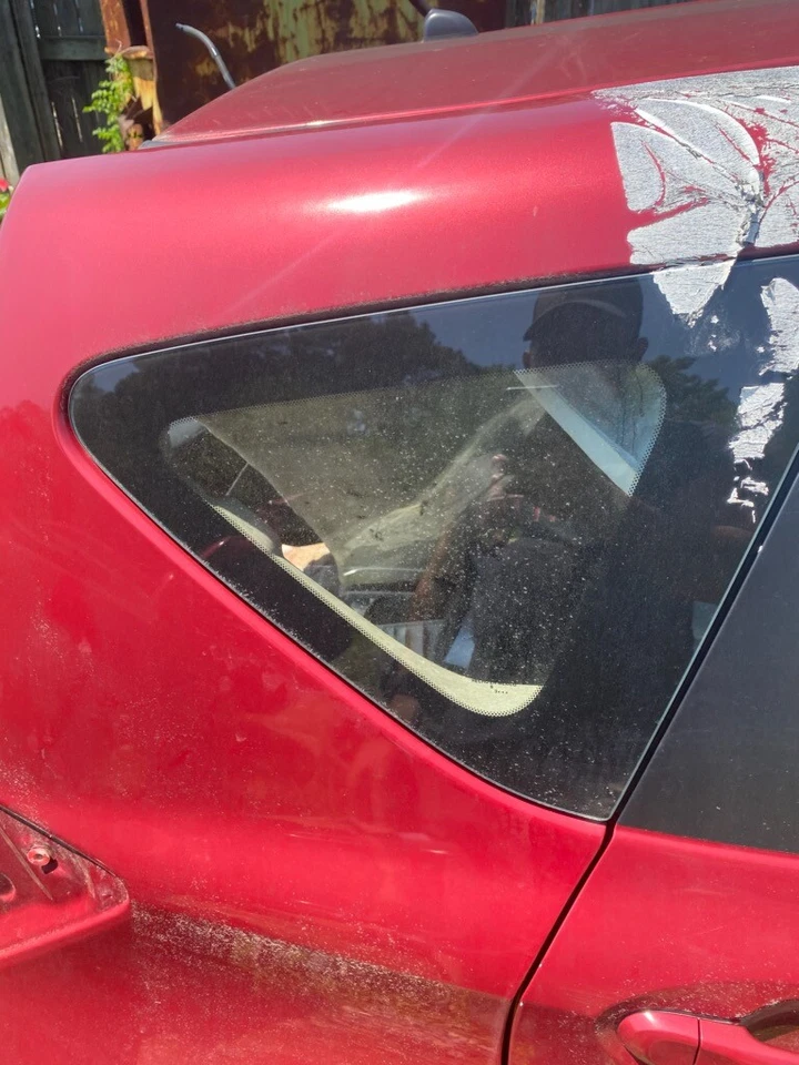 2014-2019 NISSAN VERSA HATCHBACK NOTE PASSENGER RIGHT QUARTER GLASS - Image 1 of 1