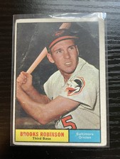 1961 Topps Brooks Robinson Vintage Card #10 Orioles (B)