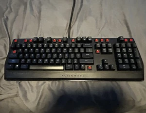 Alienware AW310K Mechanical Gaming Keyboard Cherry Mx Red Switches Backlight - Picture 1 of 3
