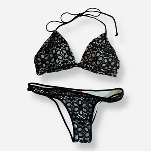 Victoria’s Secret Triangel-String-Bikinioberteil schwarz Spitze Medium Blumenmuster Unterteil - Bild 1 von 7