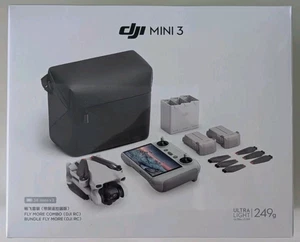 DJI Mini 3 Fly More Combo 4K UHD 249g Drone con RC 5,5” + 3 Batterie con borsa - Foto 1 di 11