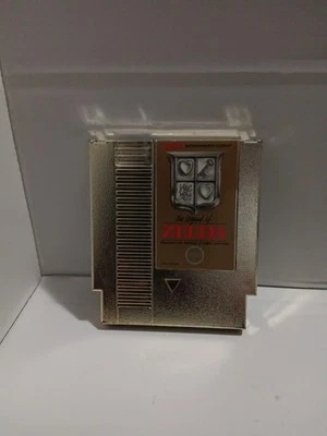 THE LEGEND OF ZELDA NES NINTENDO 1987 GOLD 3-SCREW TESTED - Image 1 of 4