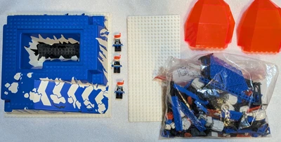 Vintage LEGO Space: Ice Station Odyssey 6983 98% Complete with Minifigures  - Image 1 of 4