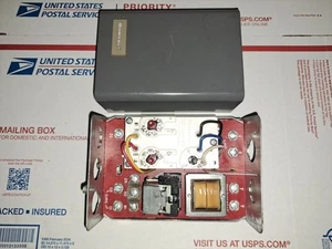 HONEYWELL L8124A 1098 AQUASTAT - high Low limit relay boiler control L8124C E L - Picture 1 of 7