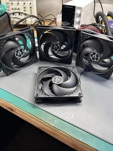 USED Arctic P12 Fluid Dynamic Bearing 120mm Case Fan - Pack of 4 - Photo 1/5