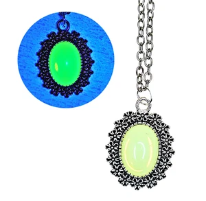 Collar UV colgante flor plata vidrio uranio checo ópalo amarillo vintage en una flor - Imagen 1 de 12