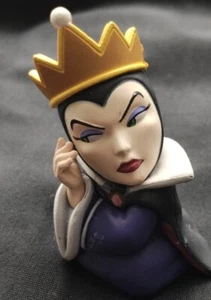 Disney Villains🧸 " Queen " Gacha Capsule Toy Bandai Figure🧸 From Japan - Picture 1 of 3