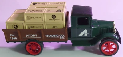 Ertl Die Cast 1931 Ford Hawkeye Pickup Delivery Truck Bank con llave 7" de largo Foto 1 de 4