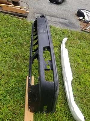 Cubierta de parachoques y espuma de impacto OEM MK4 Golf Jetta 1999-2005 Volkswagen VW GTI Foto 1 de 3