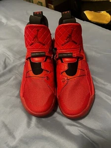 Größe 10M/11,5W - Air Jordan 33 University Red - Bild 1 von 9