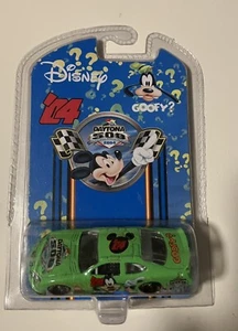 Disney Goofy 2004 Daytona 500 Diecast Car New in Package NASCAR Licensed #41913 - Picture 1 of 2