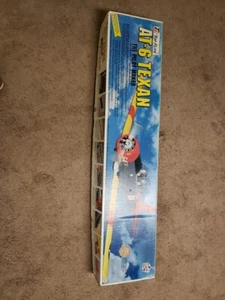 Top Flite GOLD Hollywood Zero EDITION - AT-6 TEXAN - 69" WS - New LI23 - Picture 1 of 16