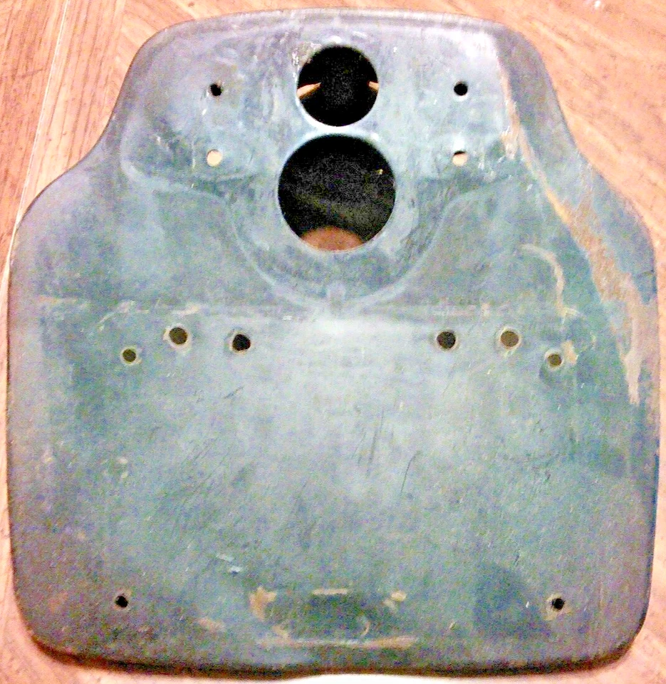 Norton Atlas 后车牌车牌和尾灯架 1966 - 68 蜂巢 — 第 1/4 张图片