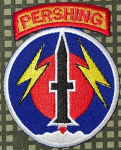 Ejército de los Estados Unidos 56º Artillería de Campo "Pershing" Parche Gancho y Iron-On Repro Nuevo B456 - Imagen 1 de 2