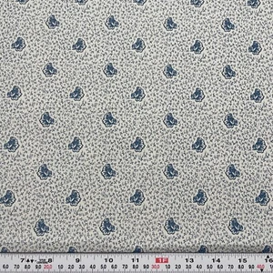 The Ann Robinson Collection Shelburne Museum by RJR Fabrics Cotton HALF YARD - Picture 1 of 2